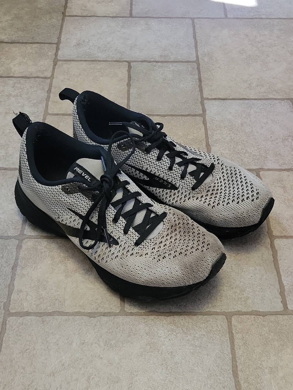 Brooks Revel 4 Running Shoes 9.5